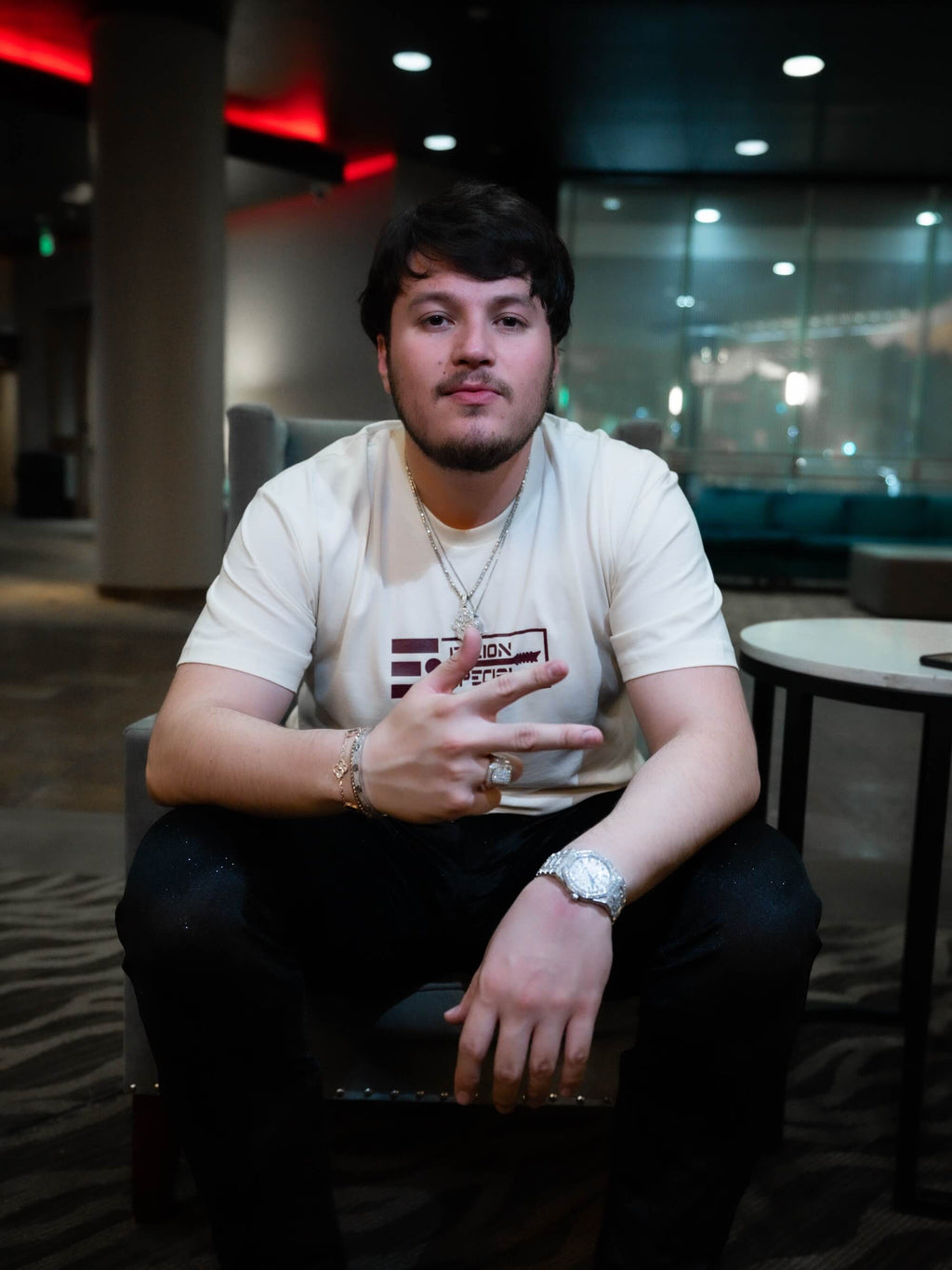 Edicion Especial "E" Shirt (beige/burgundy)